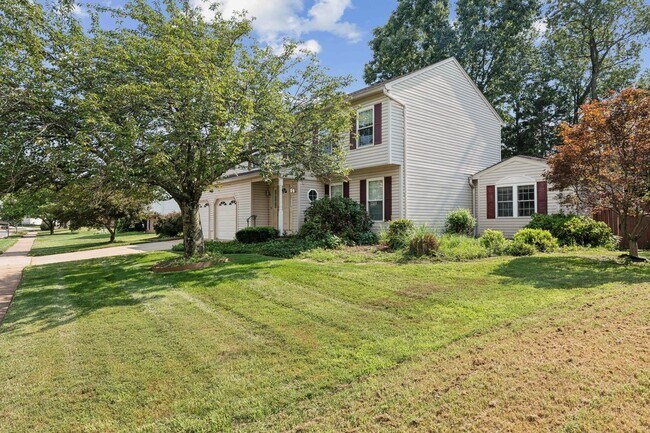 Foto del edificio - Beautifully maintained and move-in ready b...