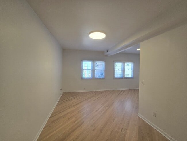Building Photo - 2255 W Huron St