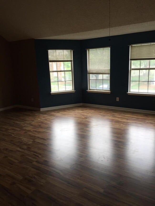 Building Photo - Cute n cozy Condo near Princess Anne & Salem Rd Va Beach