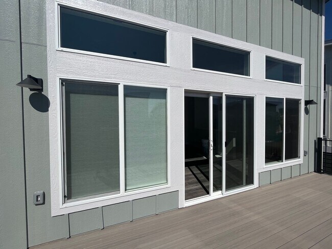 Building Photo - 212 Miller Ln