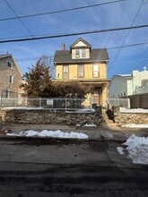 Building Photo - 321 E Price St