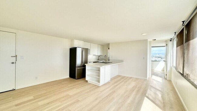 Building Photo - 1060 Kamehameha Hwy