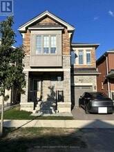 Building Photo - 562 Kennedy Cir W