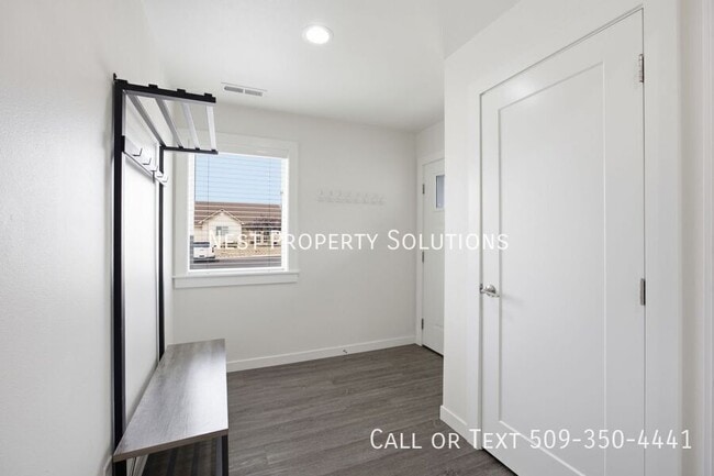 Building Photo - 123 9th Ave