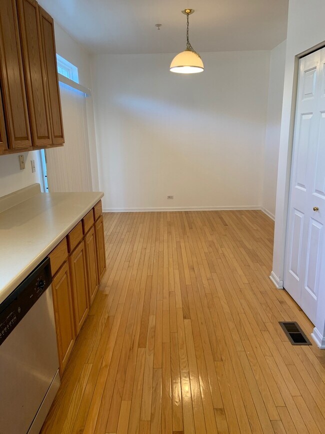 Foto del edificio - 2607 N Greenwood Ave