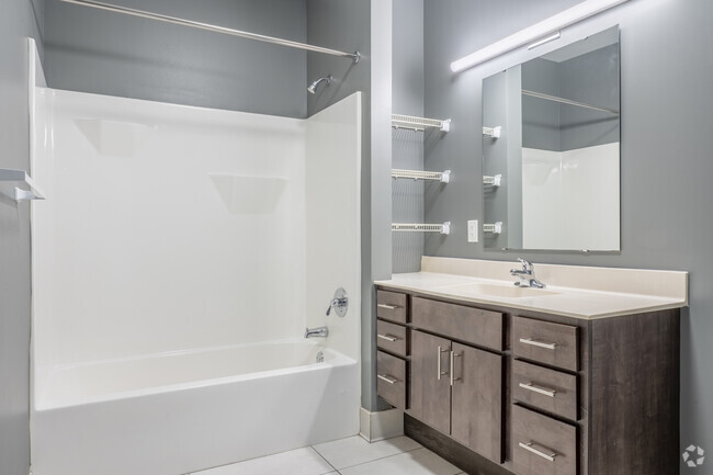 3BR, 2BA - 1,250SF - Bathroom - Amphora Apartments