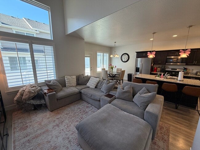 Building Photo - 4204 W 2010 N