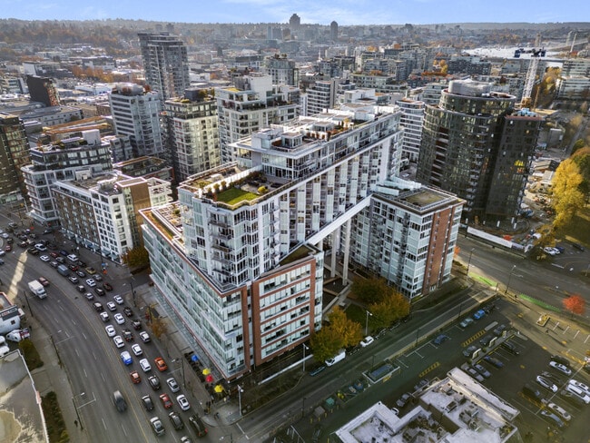Building Photo - 1618 Quebec St