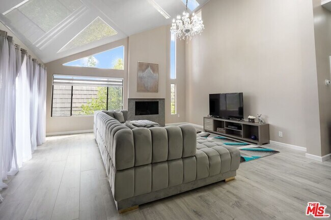 Foto del edificio - 2015 Corral Canyon Rd