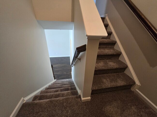 Foto del edificio - 405 Birr Dr