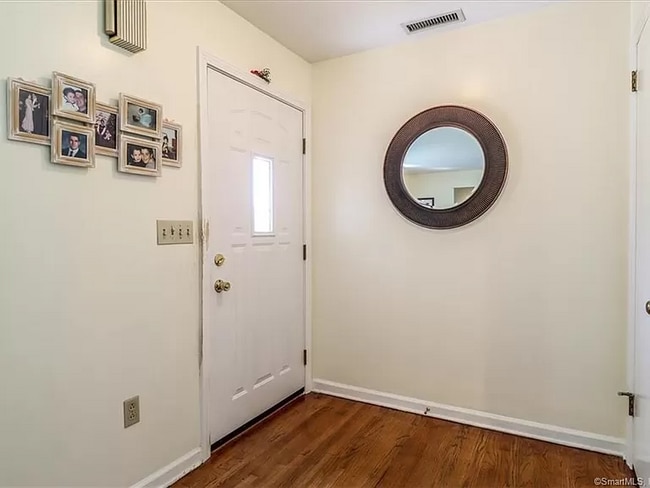 Building Photo - 555 Wormwood Rd