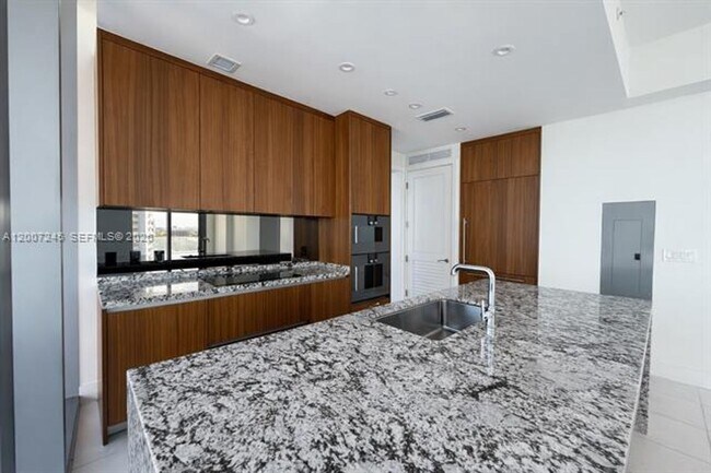 Foto del edificio - 175 SE 25th Rd