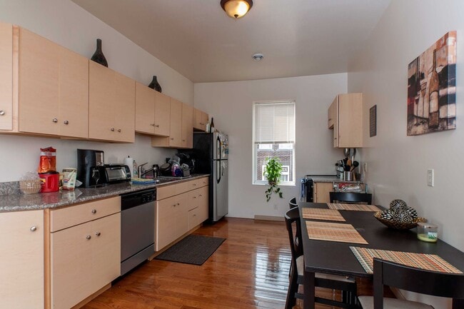 Photo - 124 S 12th St Apartment