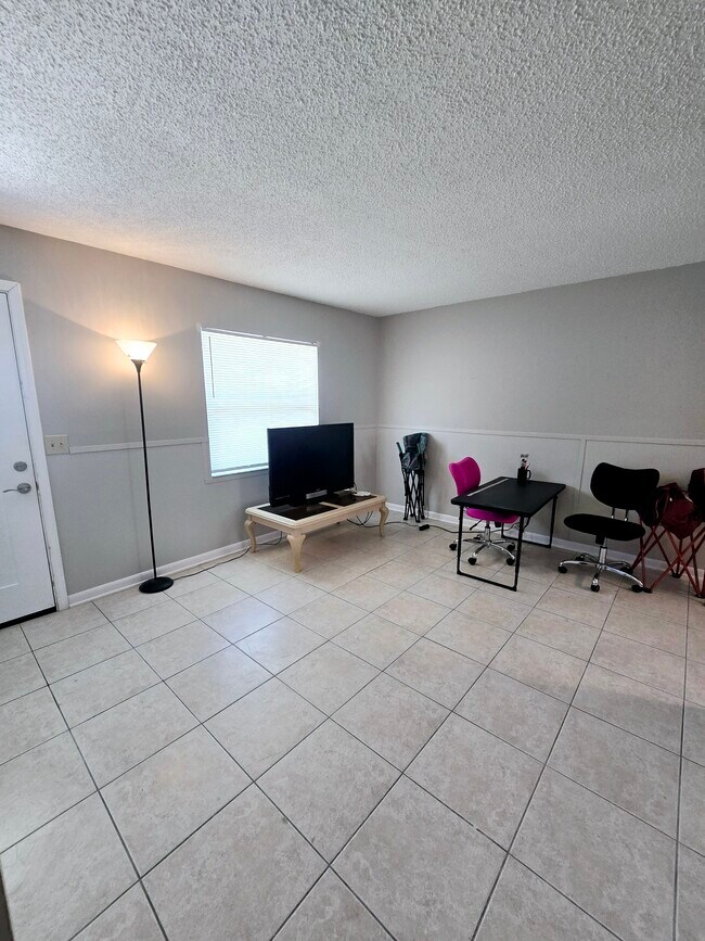 Foto del edificio - 773 NE 9th St