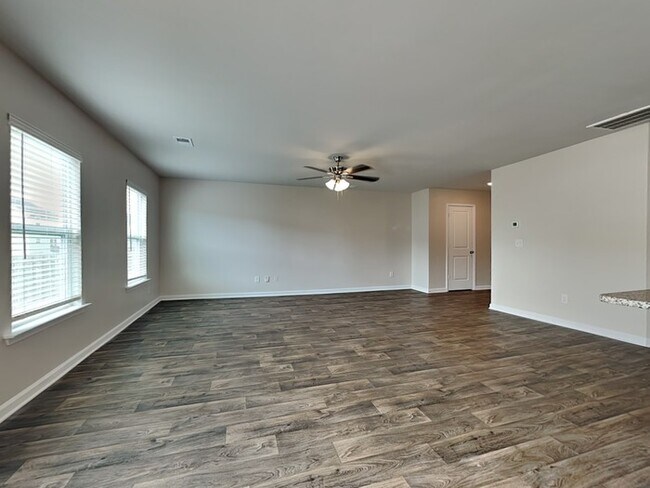 Building Photo - 27 Blue Fescue Way