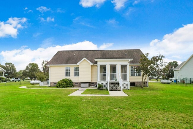 Building Photo - 205 Wingspread Dr