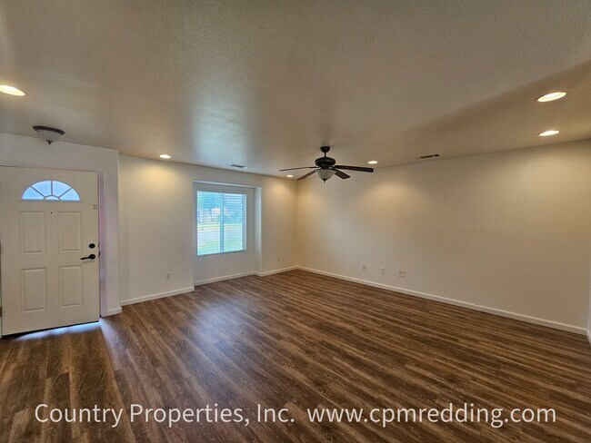 Foto del edificio - 3-Bedroom House with Landscaper and Flooring Coming Available in Anderson!