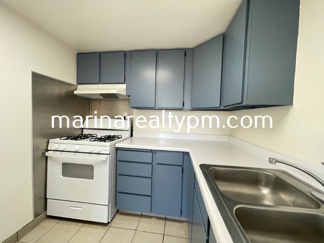 Foto del edificio - 240 Holly St