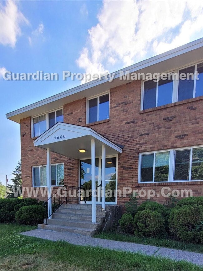 Building Photo - 7660 Edgewood Dr