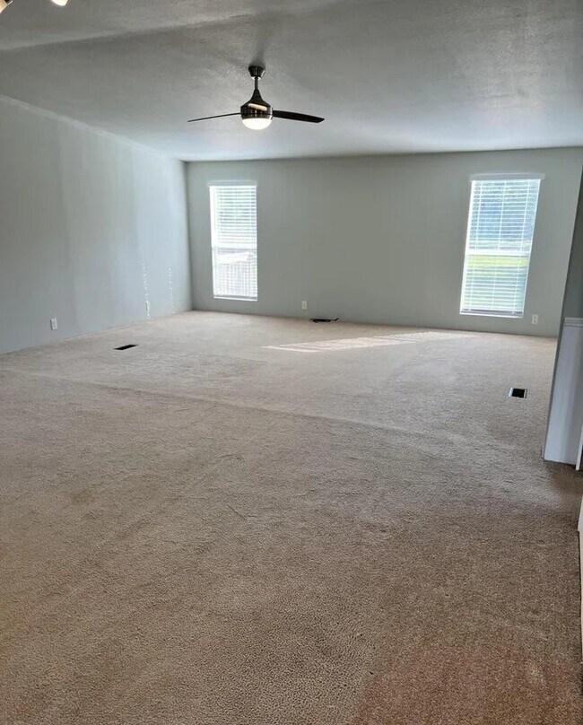 Foto del edificio - 6254 Shady Creek Dr