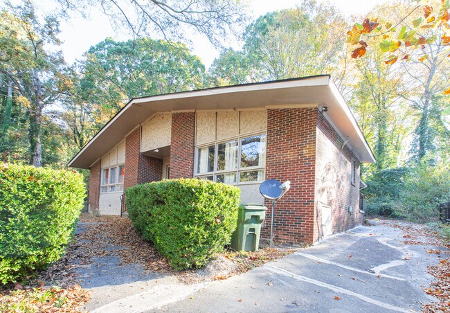 Building Photo - 655 Elinor Place - Unit B - Atlanta, GA 30318