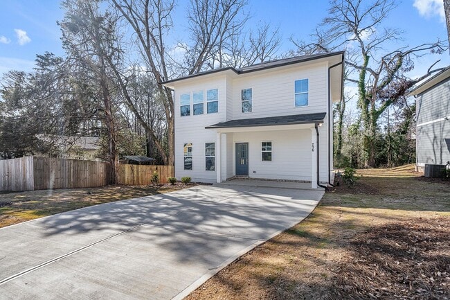 Building Photo - 216 Colima Ave