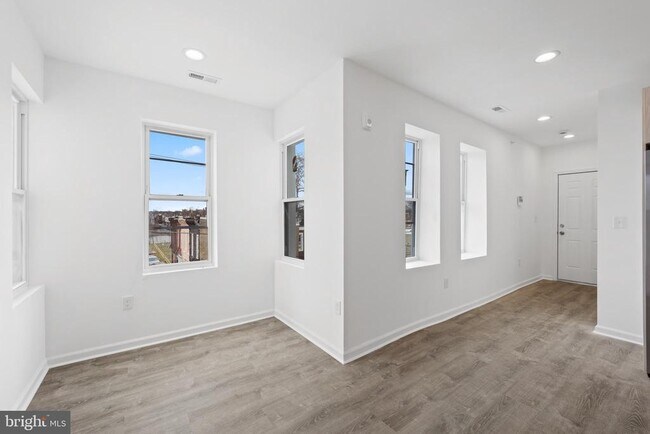 Foto del edificio - 2553 W Harold St