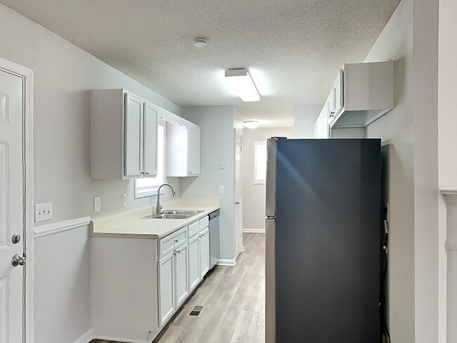 Building Photo - 178 Wyngate Ct