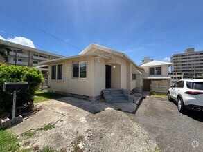 Building Photo - 1717 Kewalo St
