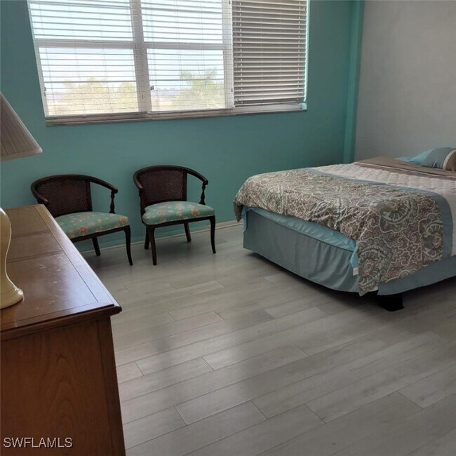 Foto del edificio - 1766 Cape Coral Pkwy E