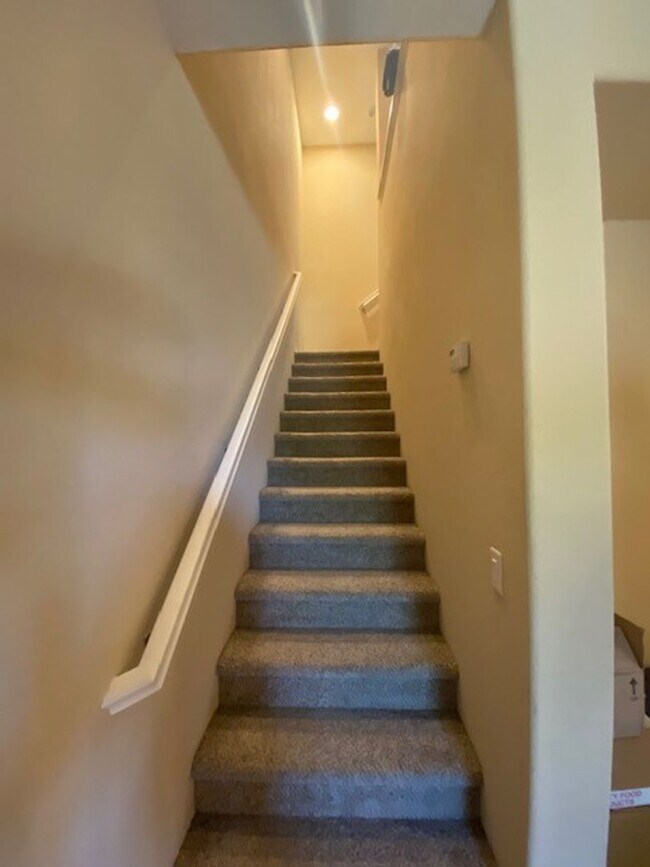 Foto del edificio - Beautiful, Must See 3 Bed, 2.5 Bath Town H...
