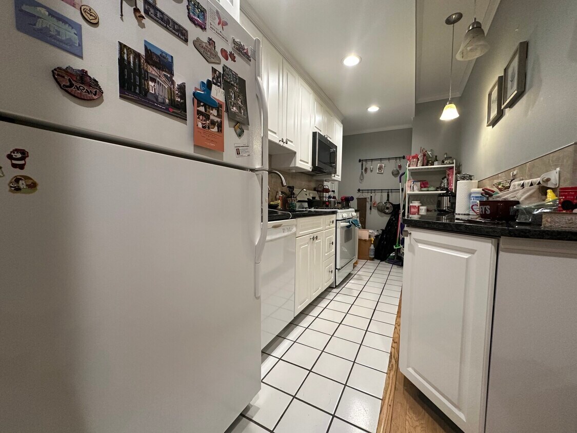 Primary Photo - 1763 Beacon St