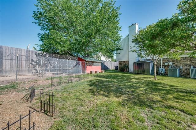 Building Photo - 3305 Oakdale Ct