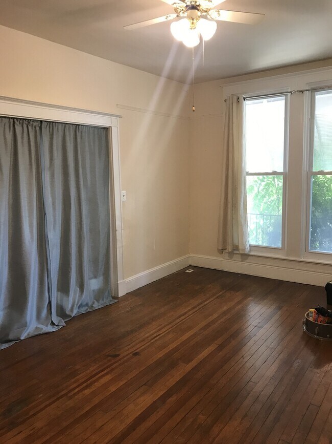 Foto del edificio - 1 Bedroom Apartment in Hampden