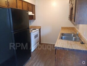 Building Photo - 304 Dunes Pl SE