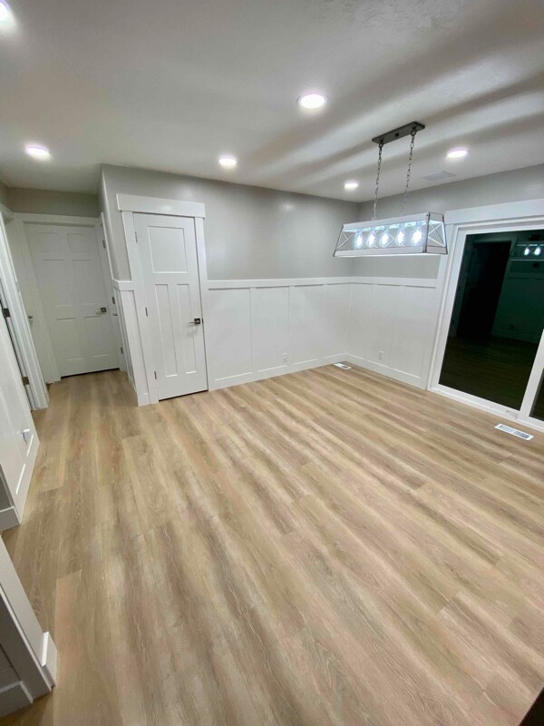 Building Photo - 6041 Fleetwood Dr
