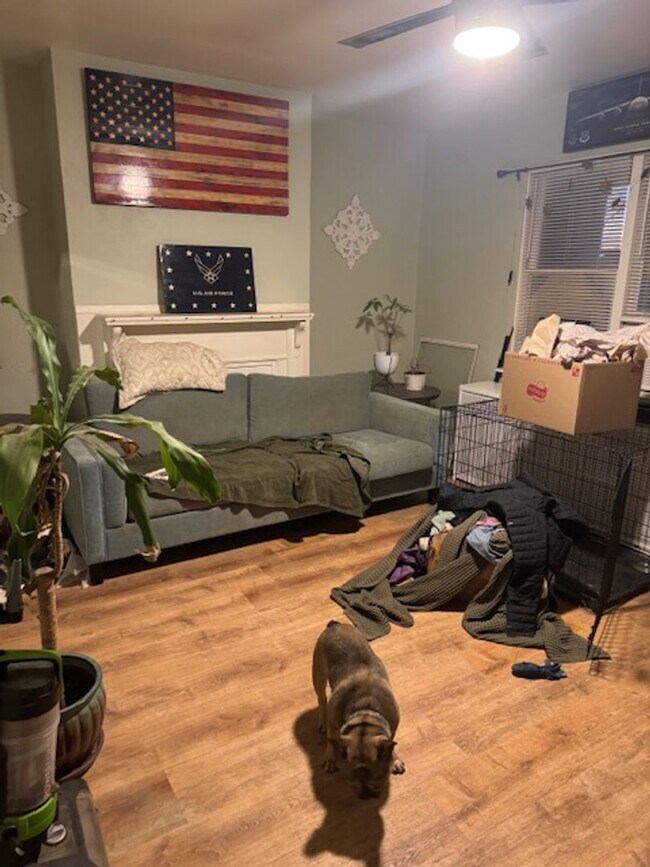 Foto del edificio - Bright 2 Bedroom Apartment in Duquesne Hei...