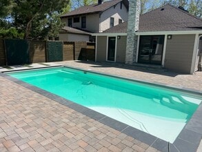 Building Photo - 711 Humboldt St