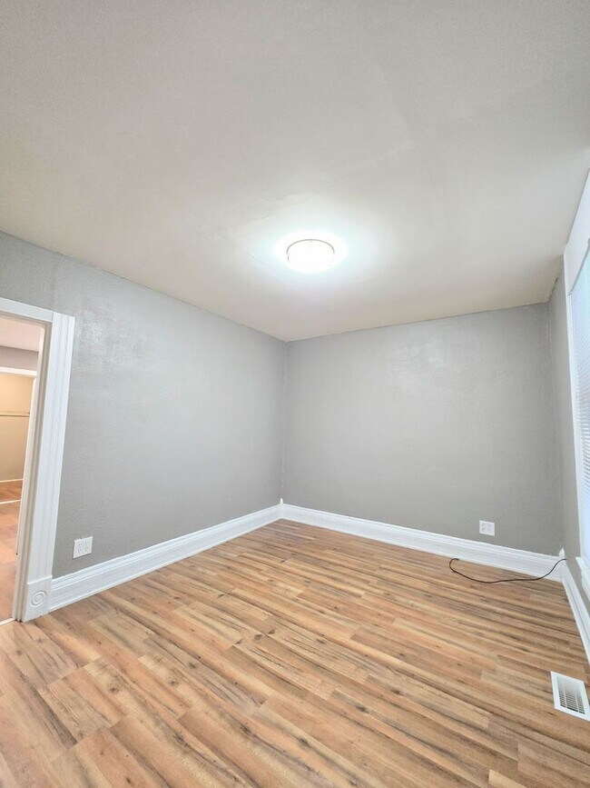 Foto del edificio - 443 N East St