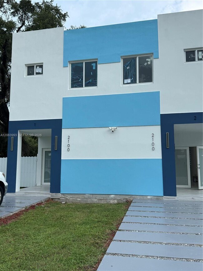 Foto del edificio - 2100 NW 102nd St