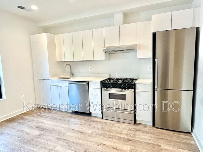 Building Photo - 1460 Belmont St NW