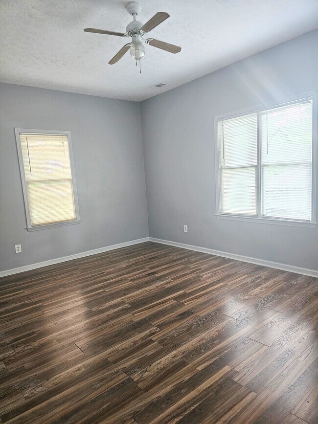 Foto del edificio - 1333 Oak St SW