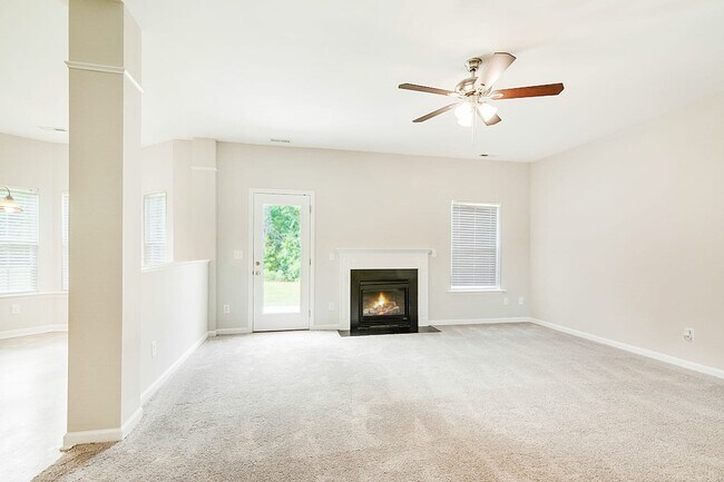 Building Photo - 2701 Framer Ln