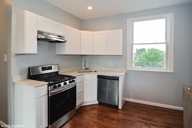Foto del edificio - 3557 W Wrightwood Ave