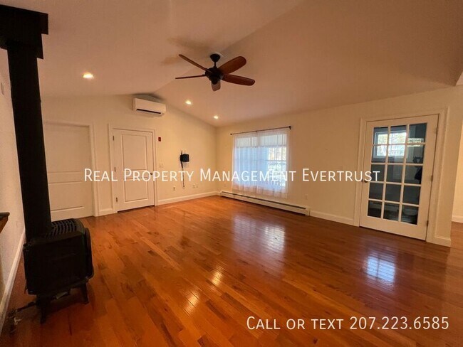 Foto del edificio - 65 Shore Rd