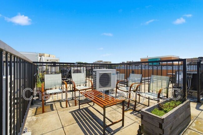 Foto del edificio - 2422 17th St NW