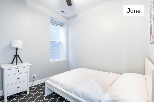 Foto del edificio - ROOM ONLY in 3-bed/1.0-bath Home