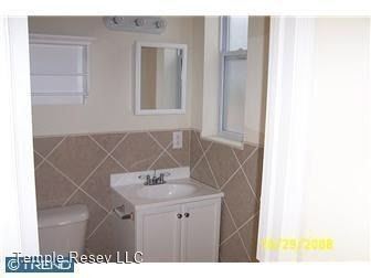 Building Photo - 2 br, 1.5 bath House - 4821 Florence ave U...