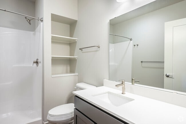 2BR, 2BA - 1072SF - Bathroom - Bela Springs