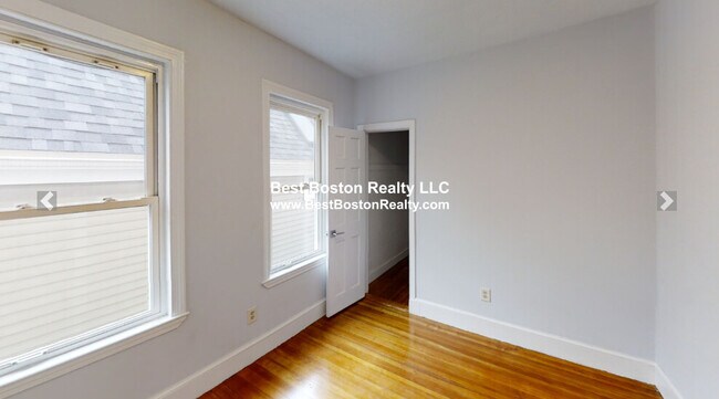 Foto del edificio - 11 Partridge Ave